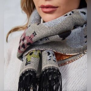 Stylish Jimmy Hourihan Irish Gray Sheep Scarf